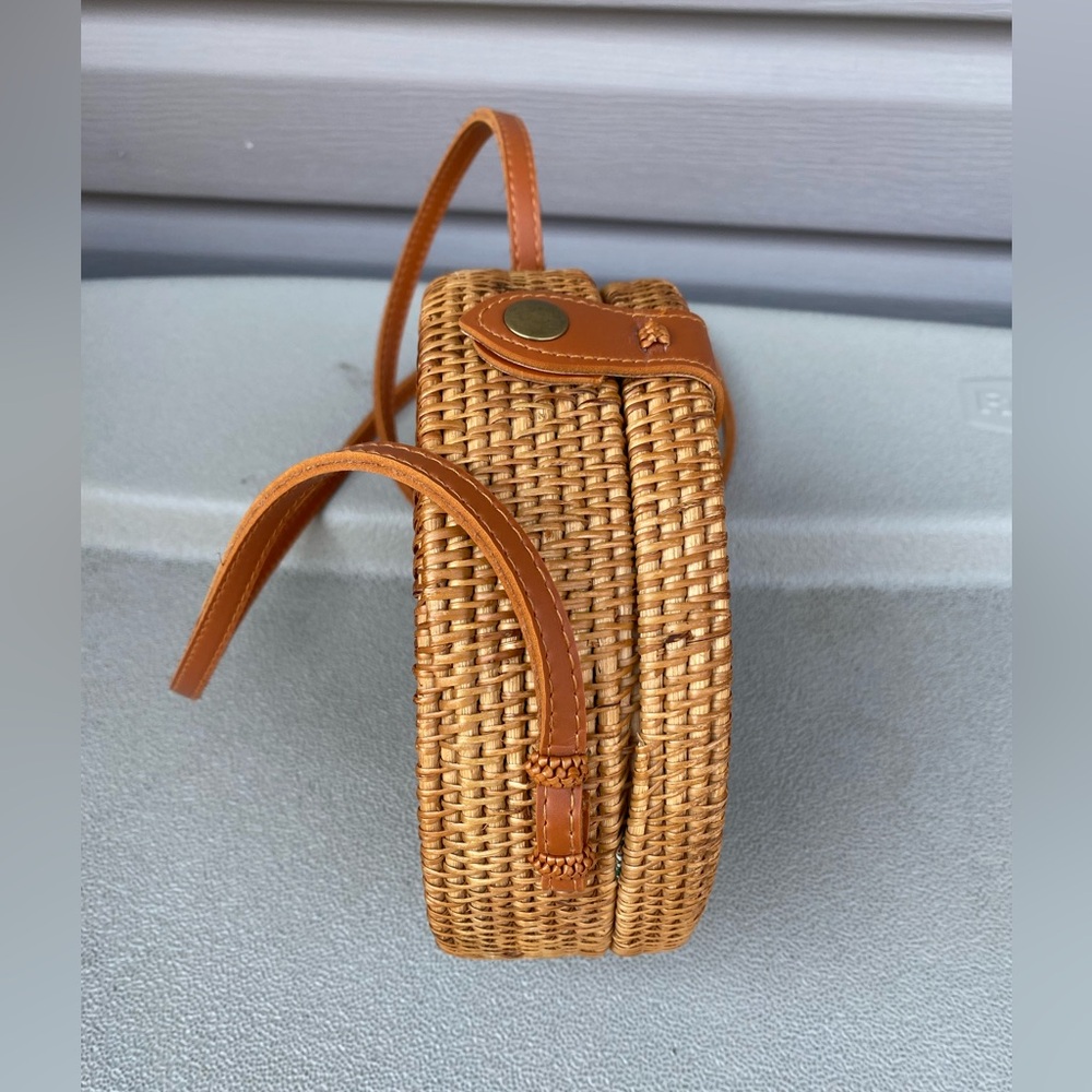Handwoven Round Rattan Sling/Shoulder Bag - Picture 6 of 11